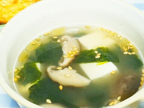 節約料理！鶏ガラの素で★豆腐と海苔の韓国風スープ